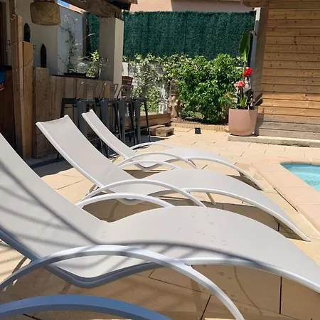 Duplex Independant Avec Acces Piscine 旺达尔格