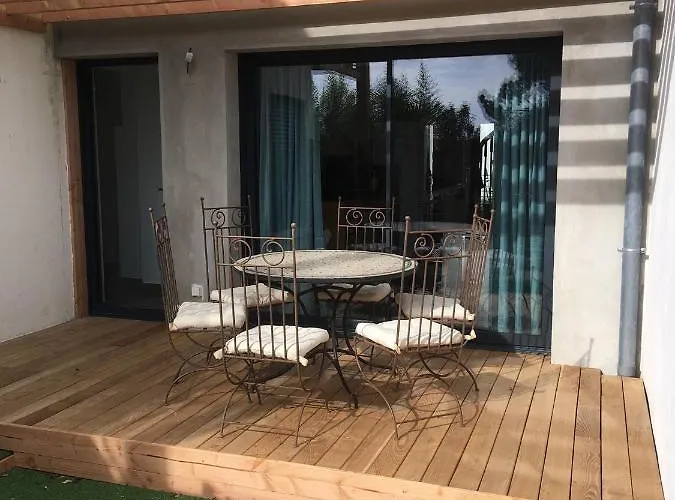 Duplex Independant Avec Acces Piscine *