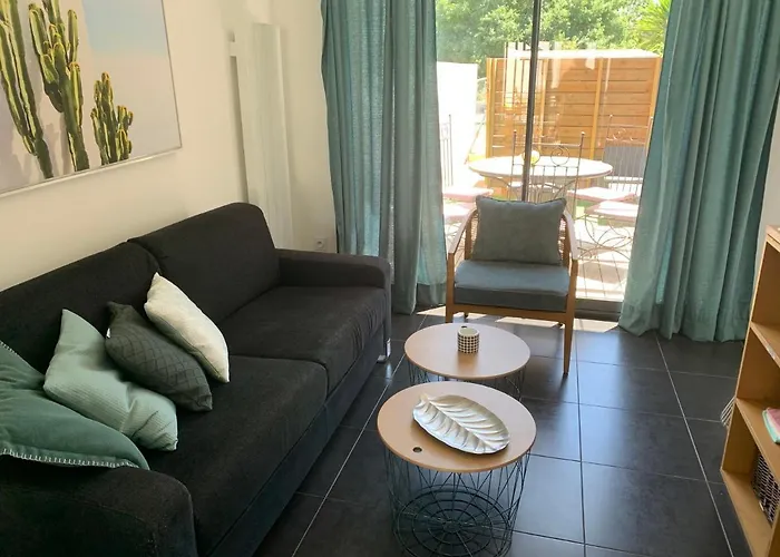 Duplex Independant Avec Acces Piscine