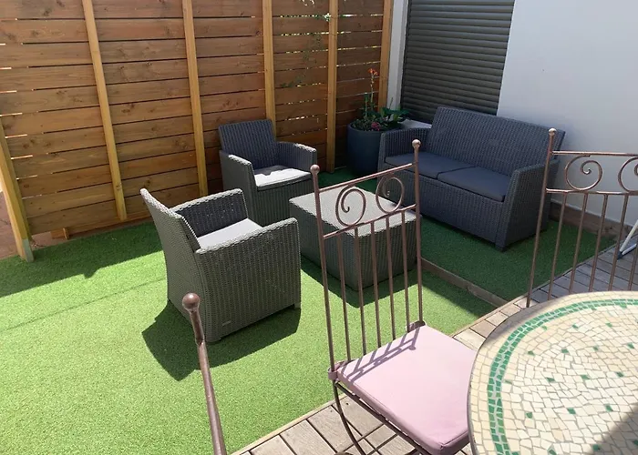Duplex Independant Avec Acces Piscine *